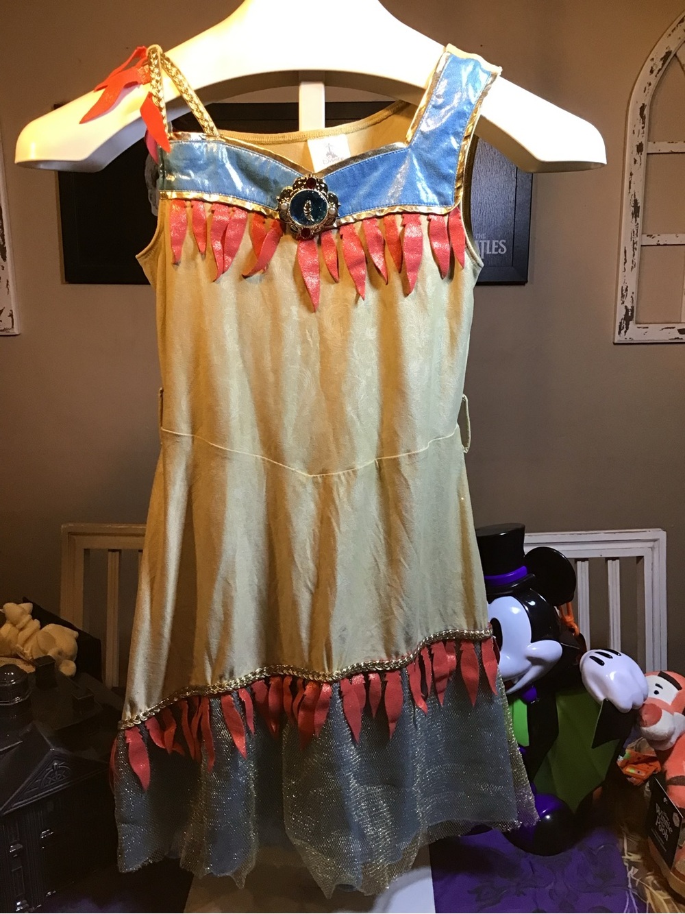 Disney store Pocahontas costume dress up girls size 9/10
